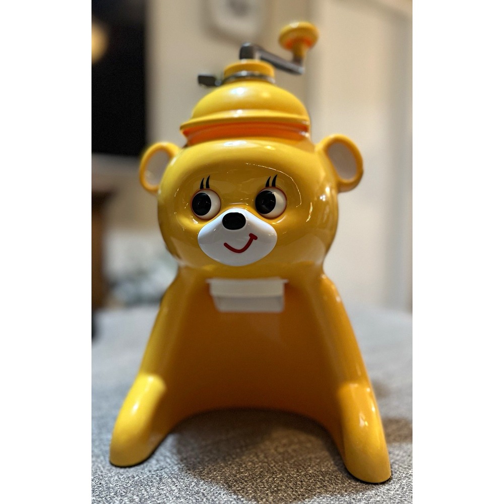 Tiger Kyoro-chan Ice Shaver ABF-F100 YK Yellow‎ Hand Crank Kakigori Maker Japan